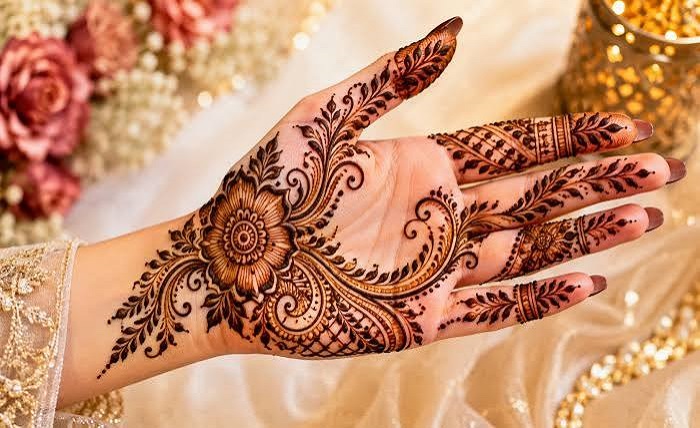 instagram stylish royal front hand mehndi design
